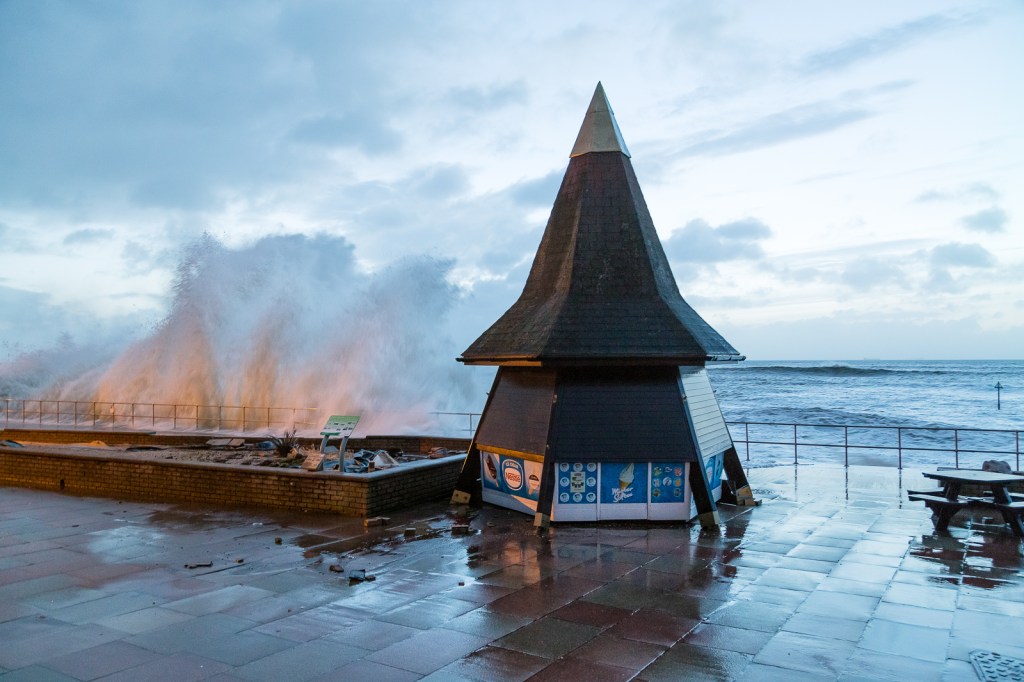 Witch's Hat, Teignmouth, high tide